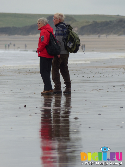 FZ021529 Hans and Machteld on the beach